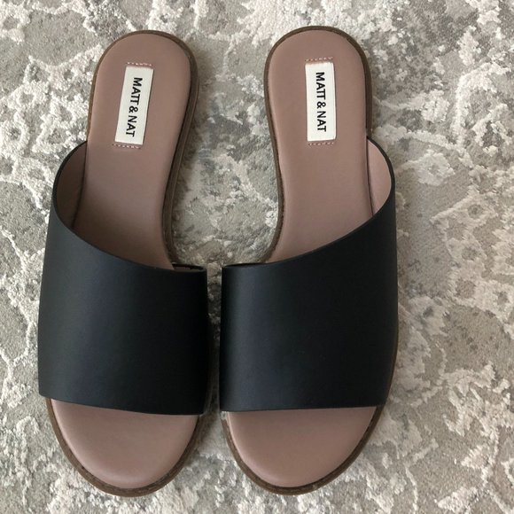 Matt and Nat Black Sandals - Size 39 (or US 8) - Picture 1 of 4